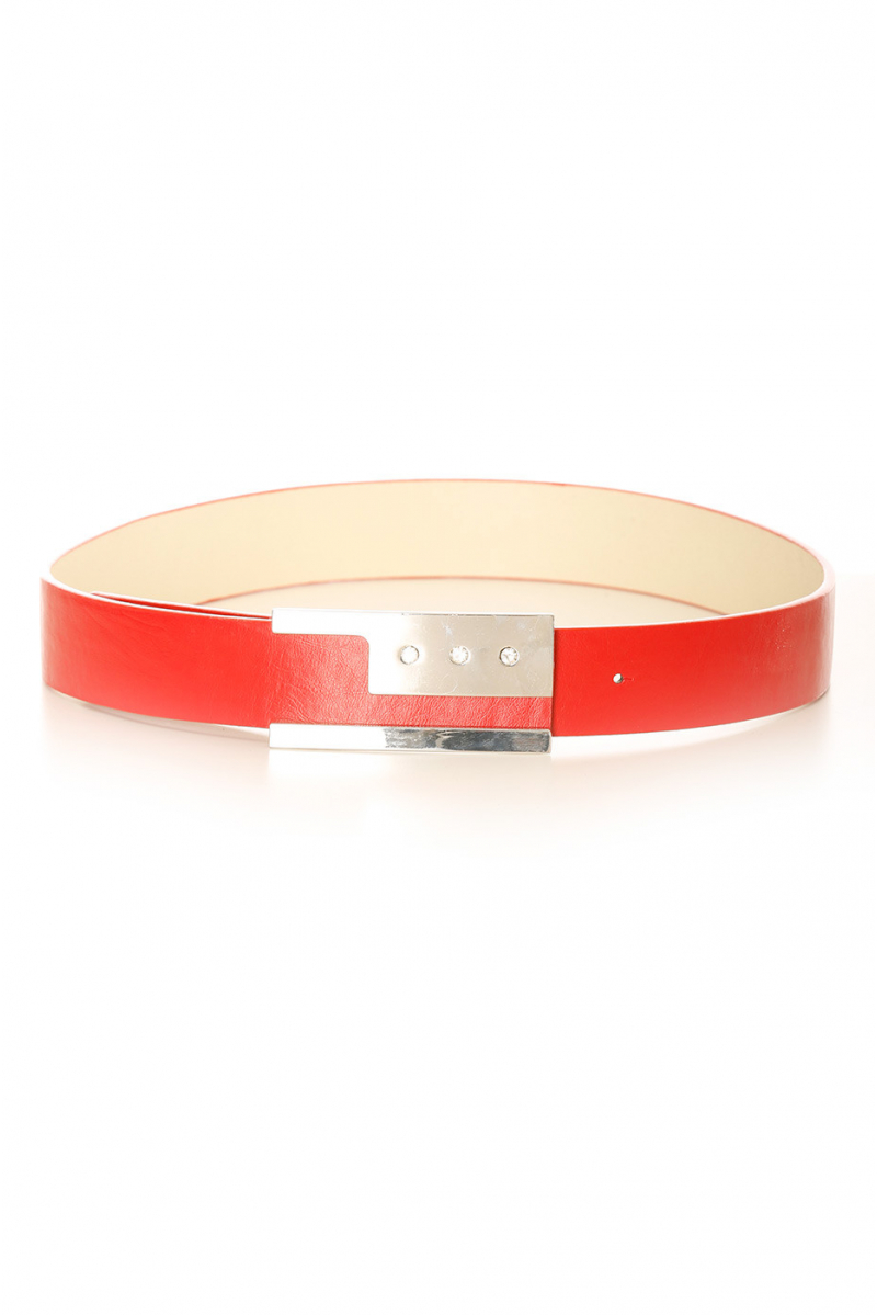 Red belt with silver buckle with encrusted rhinestones. LDE9016 - 1