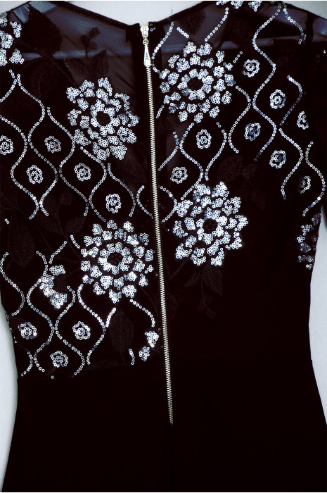 Crossover evening dress adorned with silver sequins - 4