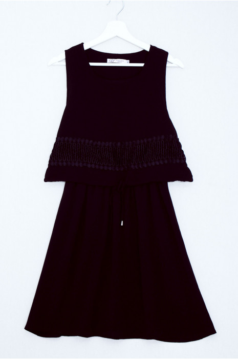 Jolie robe patineuse noir 2 en1 évasé avec dentelle à l'avant - 1