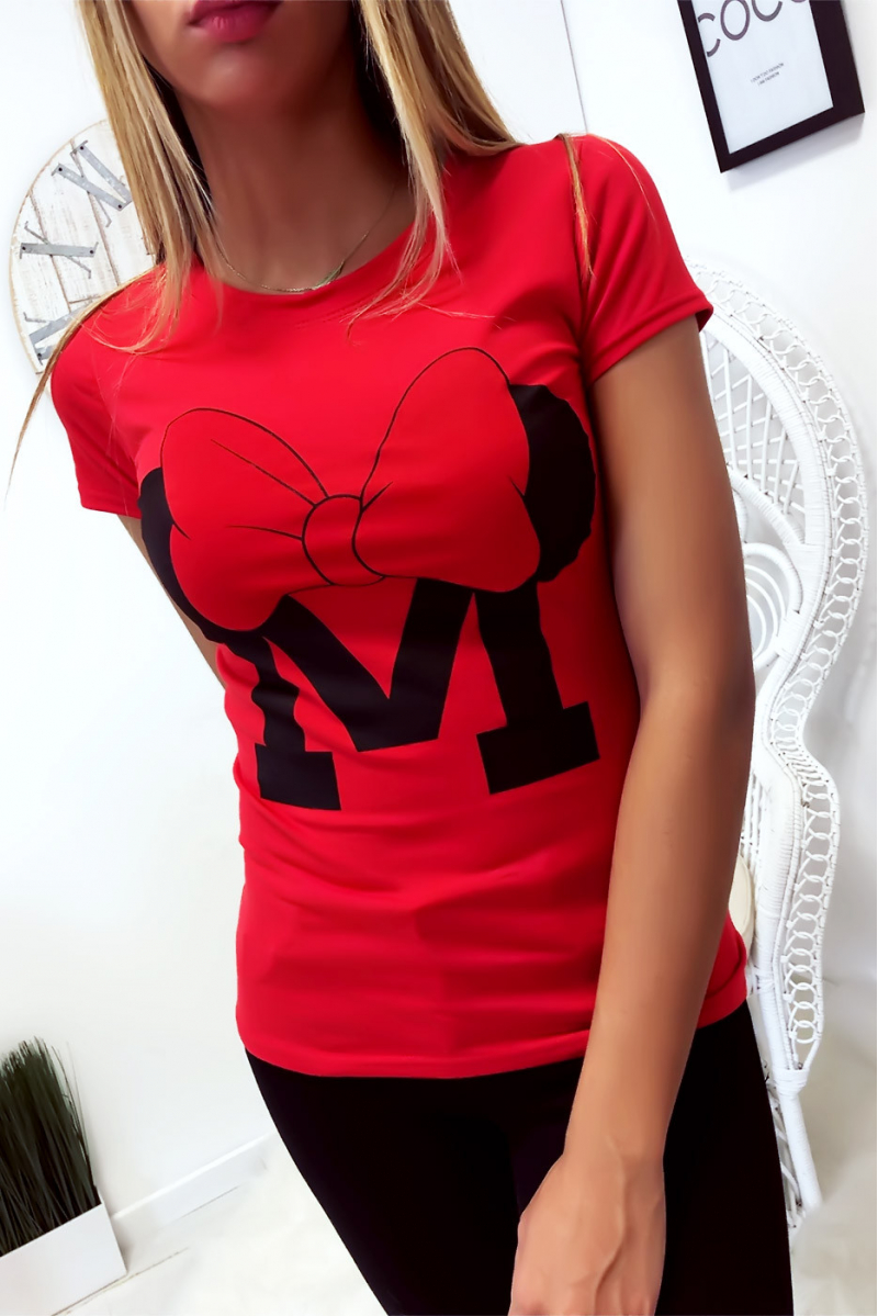 T-shirt rouge en coton avec écriture M et papillon - 2