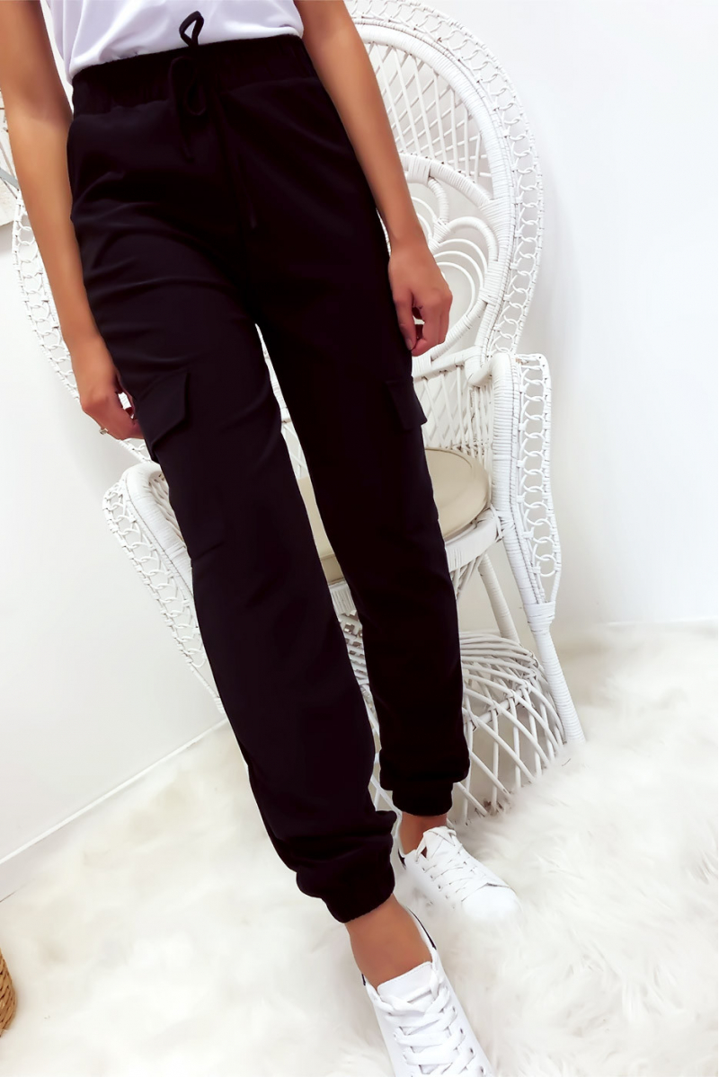 Trousers in black with pockets and lace - 2