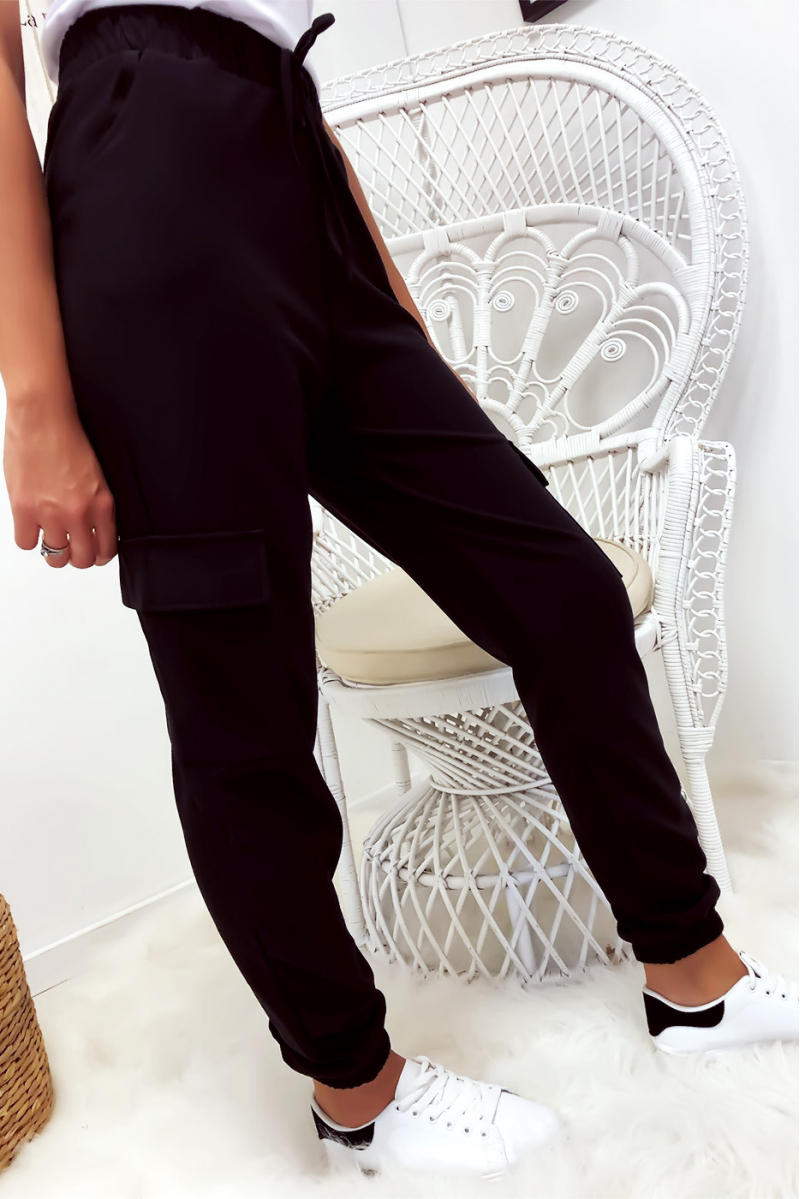 Pantalon treillis en noir avec poches et lacet