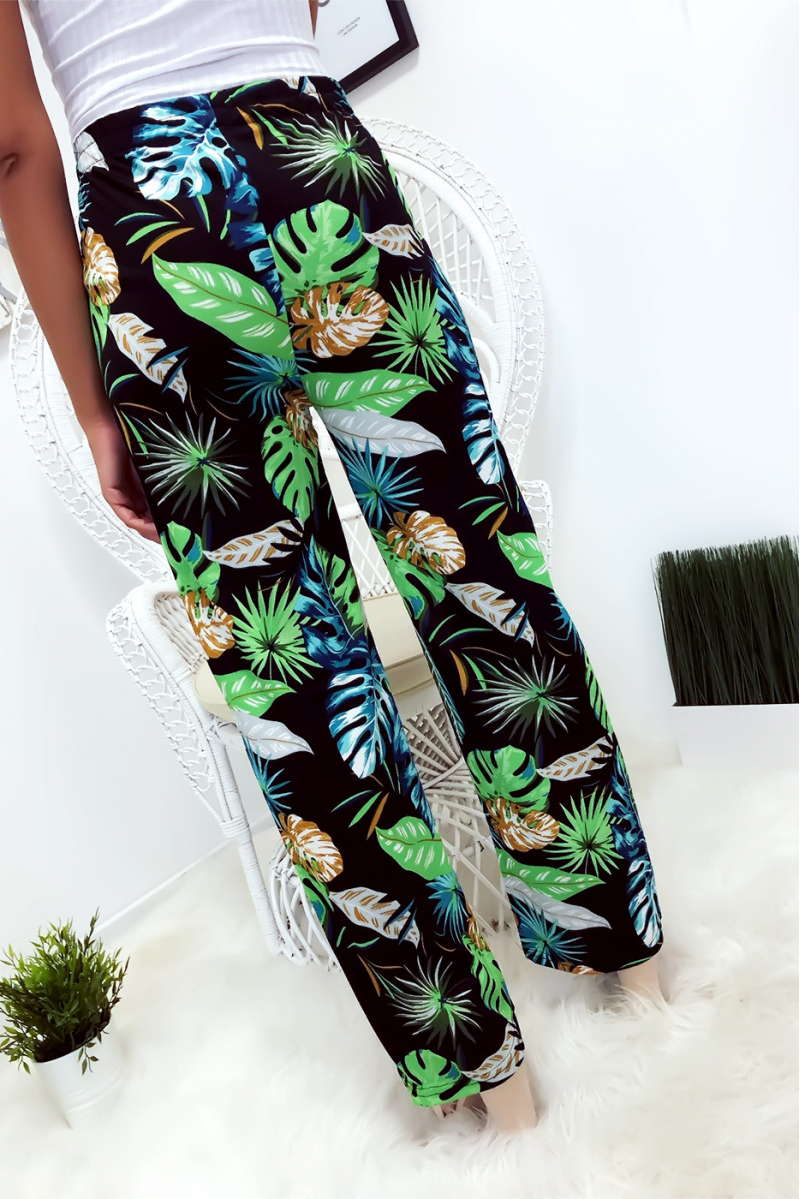 Pantalon palazzo avec jolie motif fleuris sur fond noir - 6