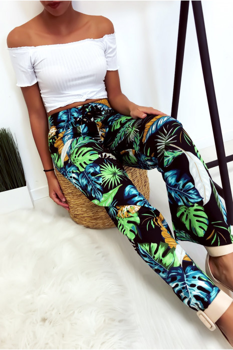 Pantalon palazzo avec jolie motif fleuris sur fond noir - 9