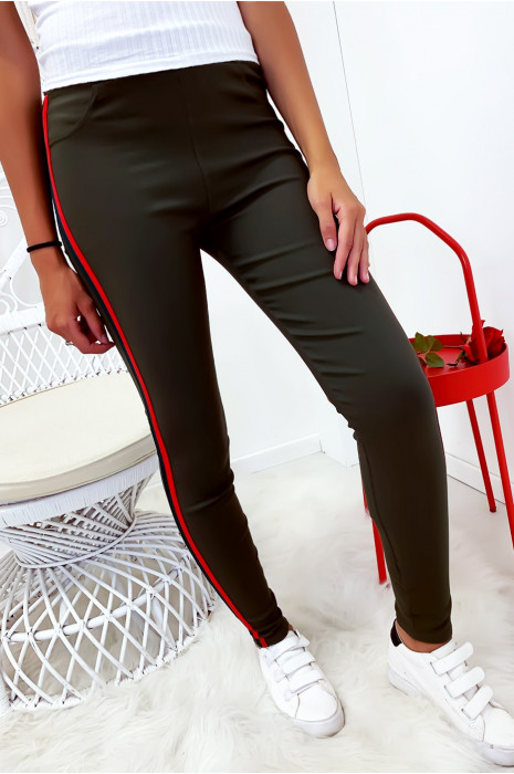 Pantalon stretch en kaki avec bande sur les cotés et poche à l'arrière - 2