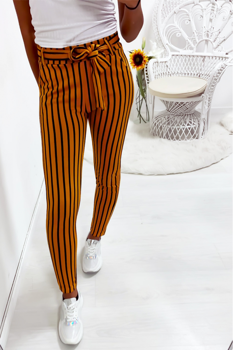 Pantalon slim rayé moutarde et blanc avec poches et ceinture - 1