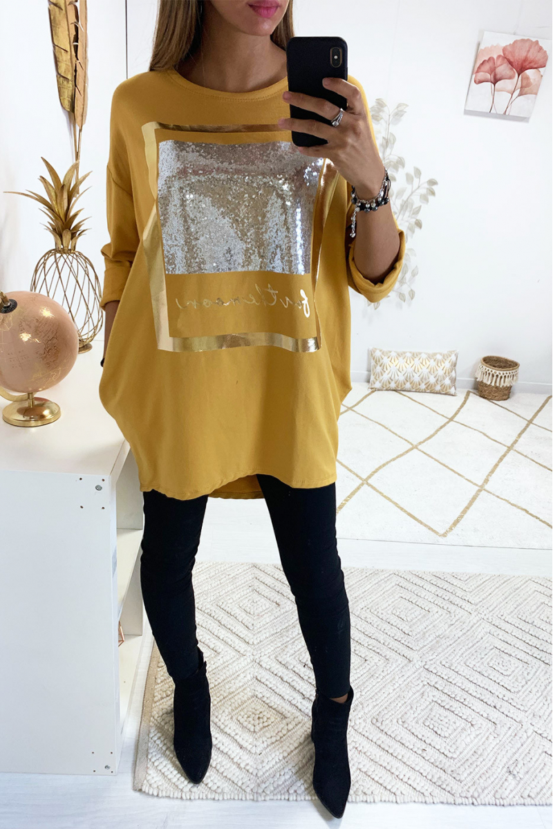 jolie sweat long moutarde avec dessins dorée et paillettes - 1