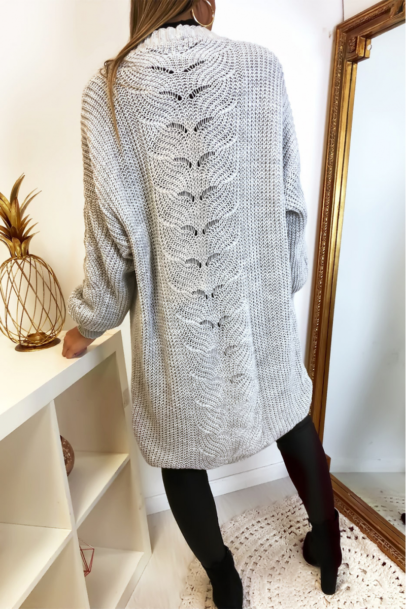 Magnifique gilet gris tressé au dos et aux manches - 7