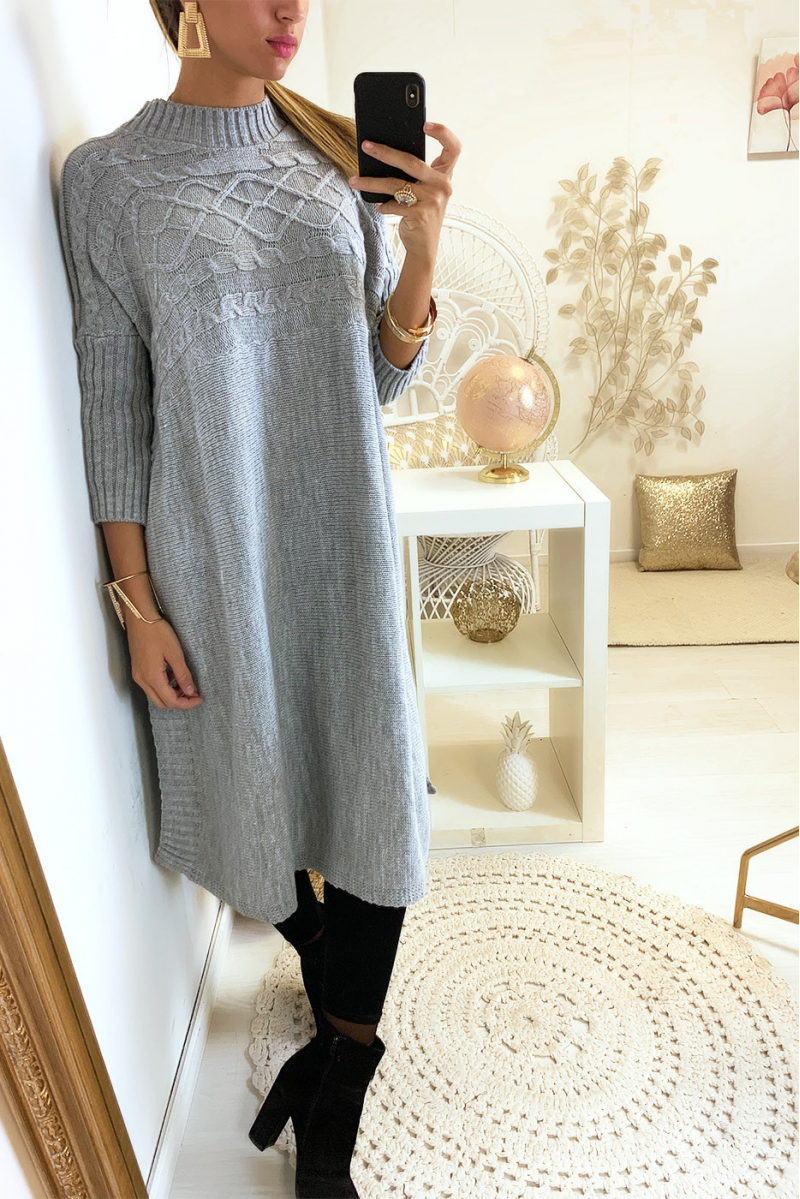 Magnifique robe tunique pull gris très fashion avec fente sur les cotés