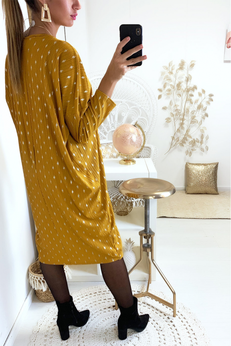 Magnifique robe tunique ample en moutarde avec motif losange doré et zip au col