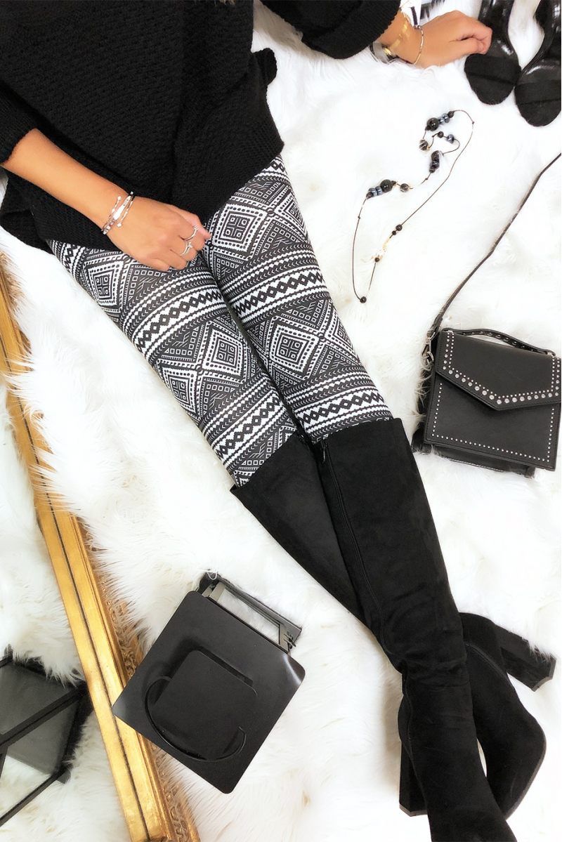 Legging blanc et noir à motifs tribales parfait pour les beaux jours. Mode été G9-245 - 4