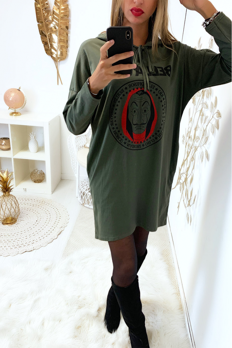 Superbe belle robe sweat kaki "bella ciao" avec capuche et poches Superbe belle robe sweat kaki "bella ciao" avec capuche et poches