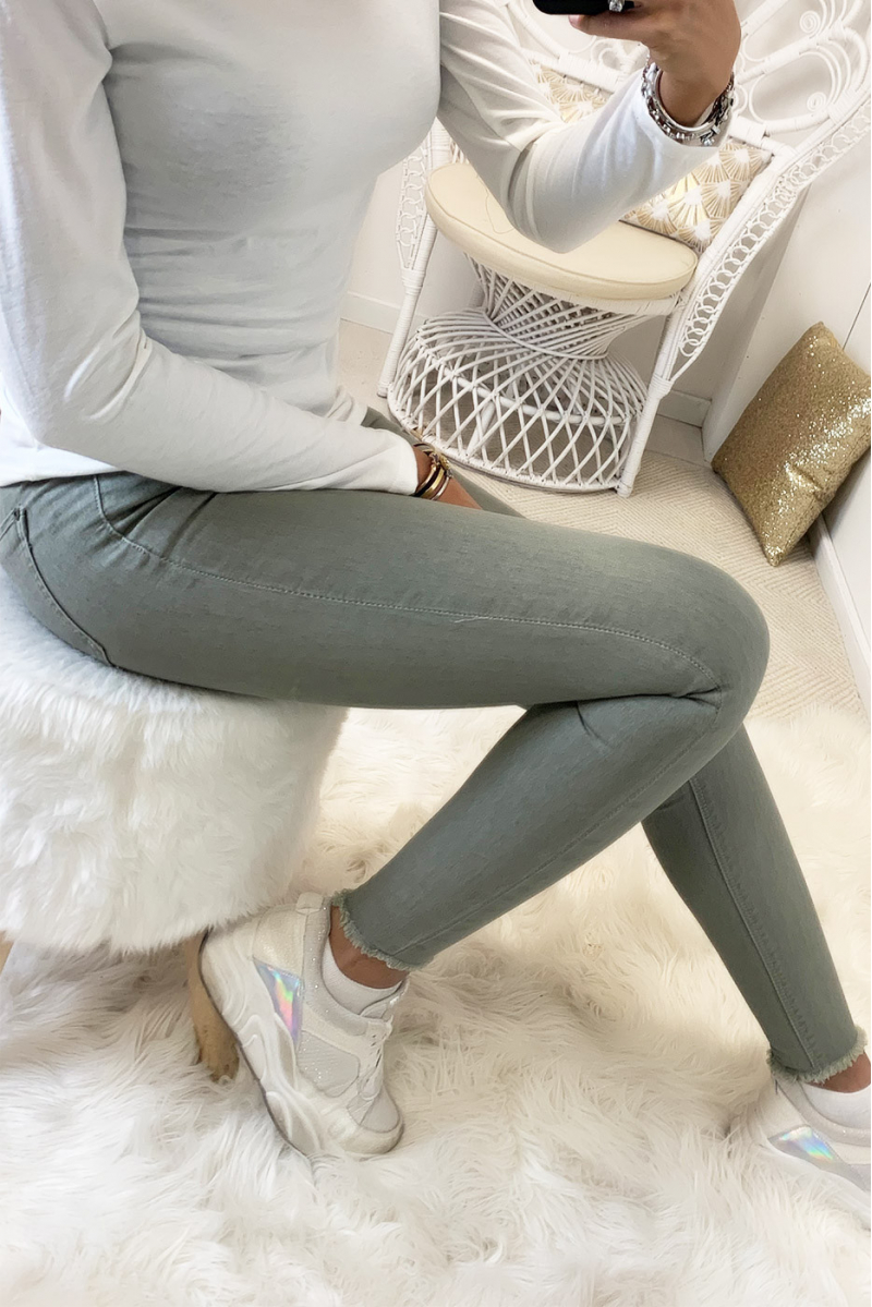 Jeans slim gris basique très extensible avec 5 poches . S2925