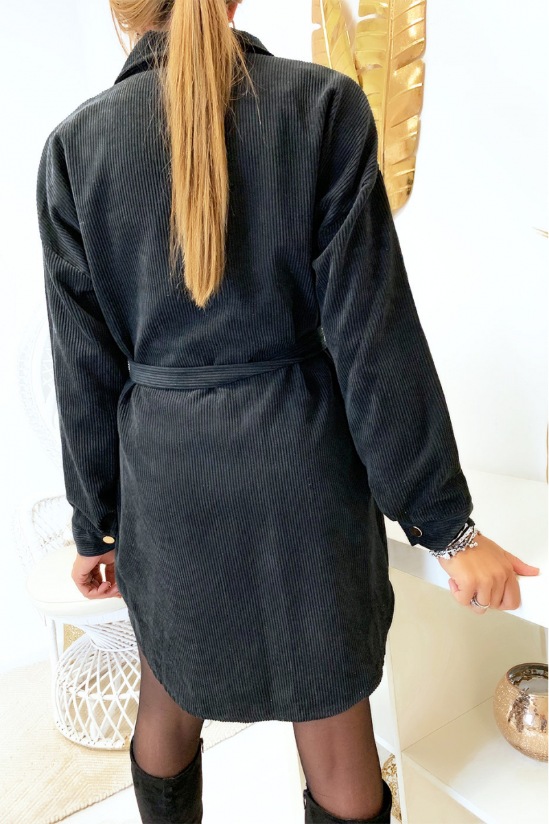 Magnifique robe chemise noir en velours boutonnés avec poches et ceinture