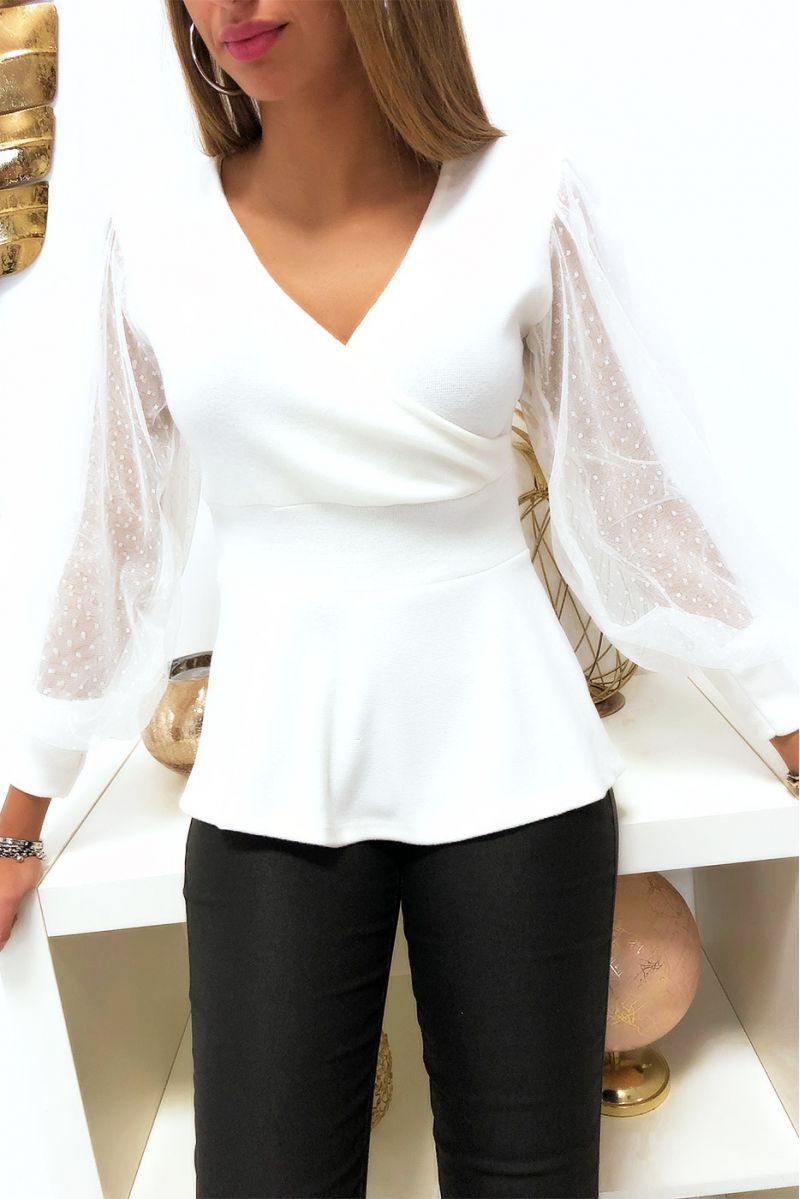 Leuke kleine cross-over top in wit met sluiermouw Leuke kleine cross-over top in wit met sluiermouw