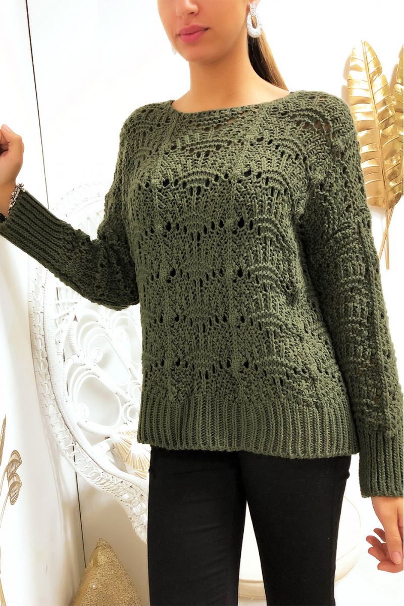Kaki sweater met mooi gevlochten patroon