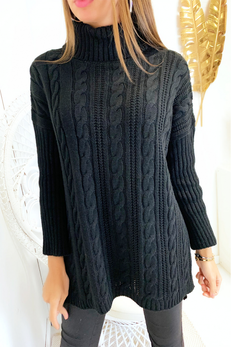 Pretty loose turtleneck sweater in black with pretty braid and slits on the sides - 2