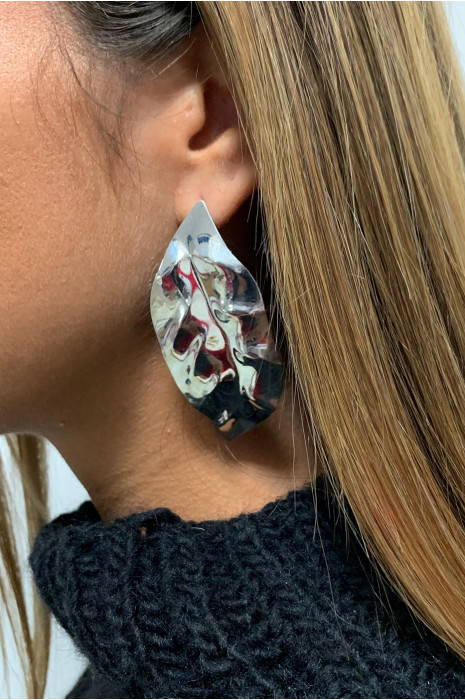 Silver earring. - 1
