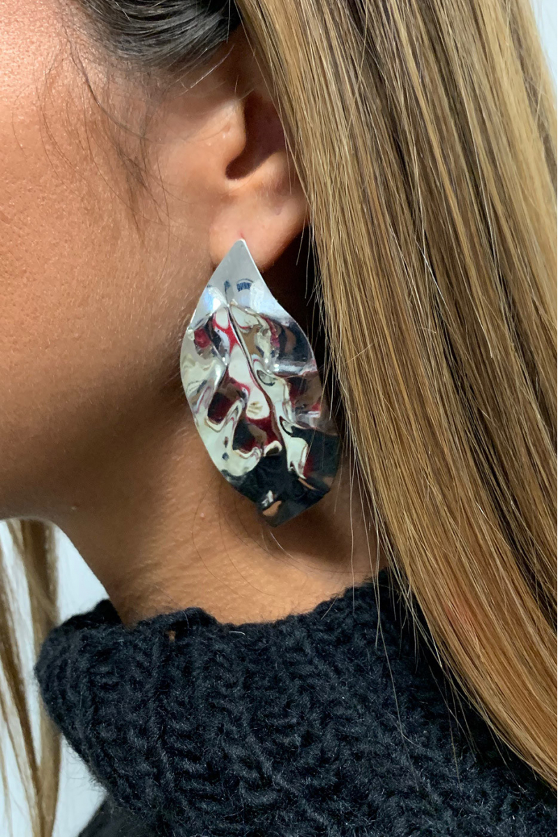 Silver earring. - 1
