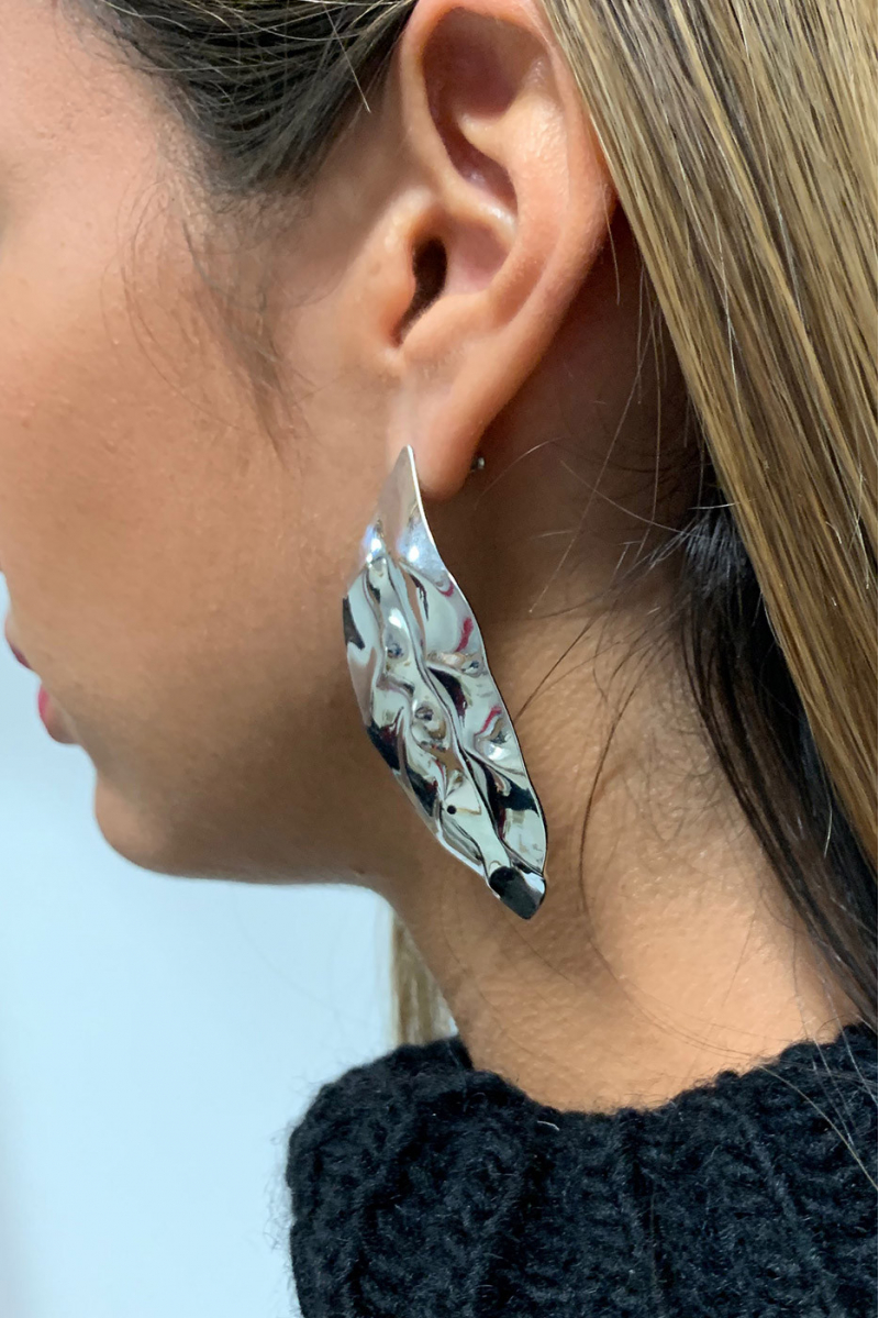 Silver earring. - 3