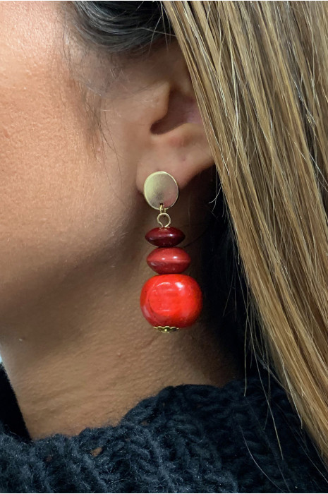 Boucle d'oreille rouge. - 2