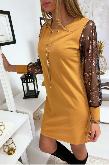 Robe tunique trapèze en moutarde avec collier et manche en voile à motif doré - 4