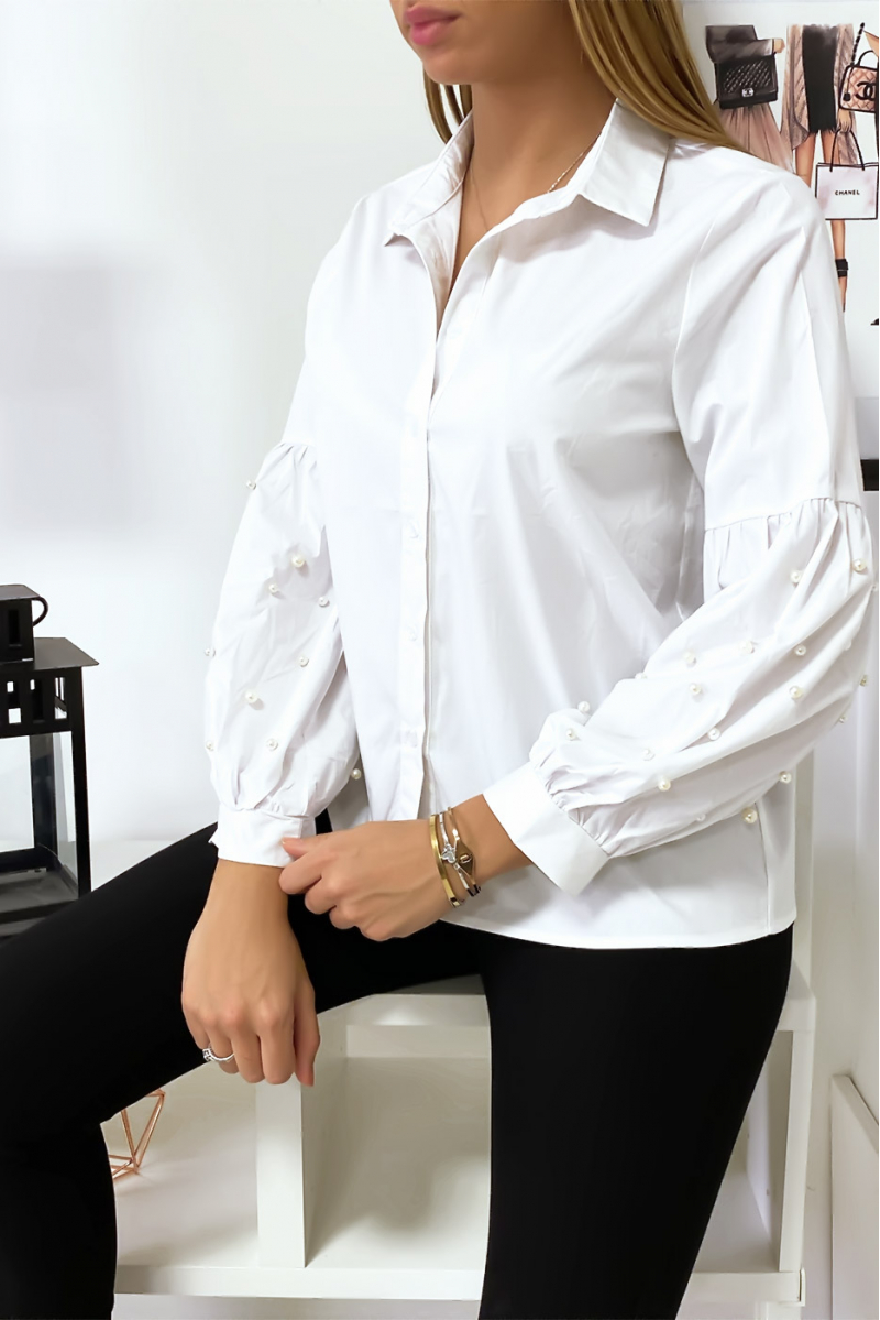 White shirt with puffed sleeves with pearls. MC7362 - 1