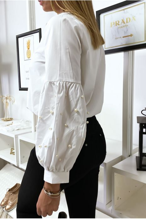 White shirt with puffed sleeves with pearls. MC7362 - 8