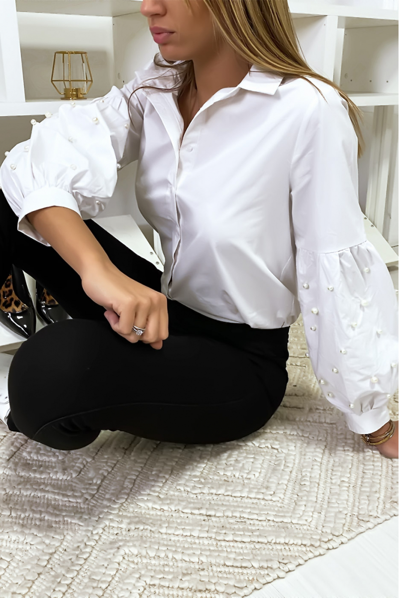White shirt with puffed sleeves with pearls. MC7362 - 13