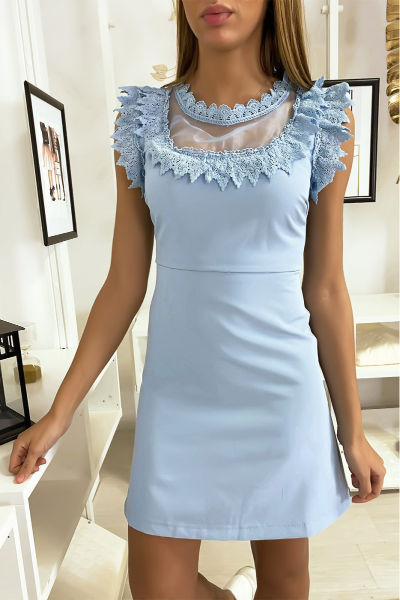 Blauwe jurk met chiffon en kant bij buste en kraag. - 2