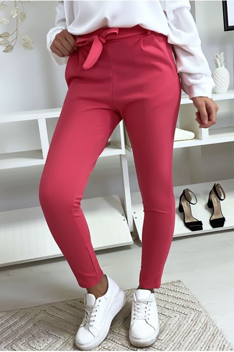 Pantalon cigarette fuchsia avec poches et ceinture à nouer très fashion.1756 - 2