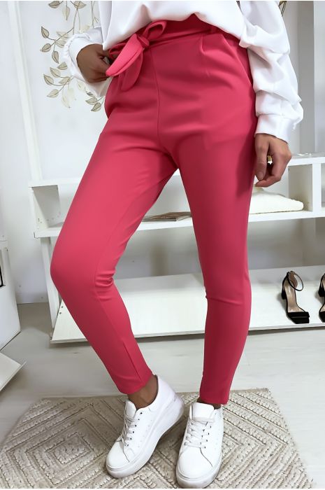 Pantalon cigarette fuchsia avec poches et ceinture à nouer très fashion.1756 - 3