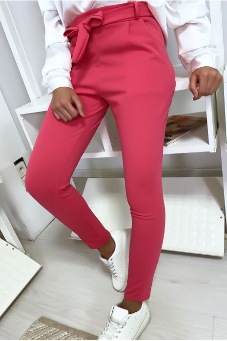 Pantalon cigarette fuchsia avec poches et ceinture à nouer très fashion.1756 - 7