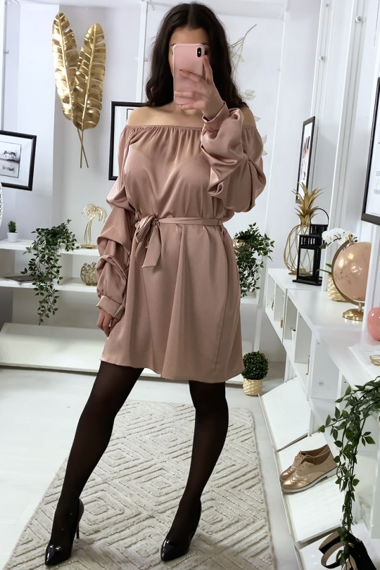 Satin boat neck dress in pink with belt and ruched sleeves - 2