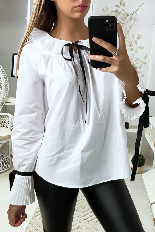 White blouse with pleated collar and sleeves - 3