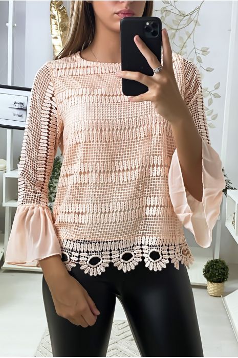 Haut rose en dentelle avec volant aux manches - 1