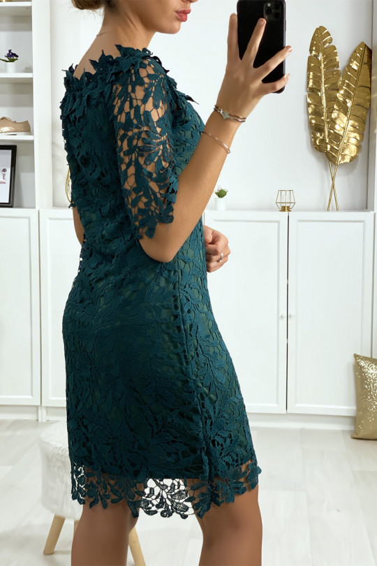 Green dress with boat neck and very chic lined lace - 5