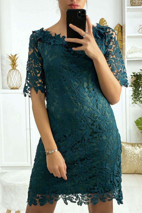 Green dress with boat neck and very chic lined lace - 4