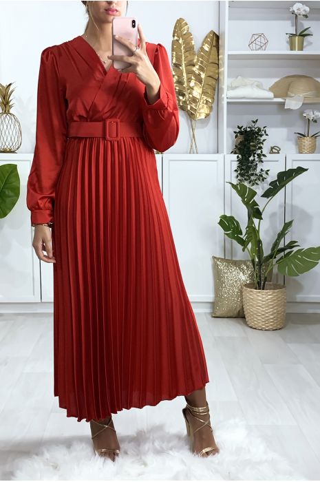 robe rouge plissee