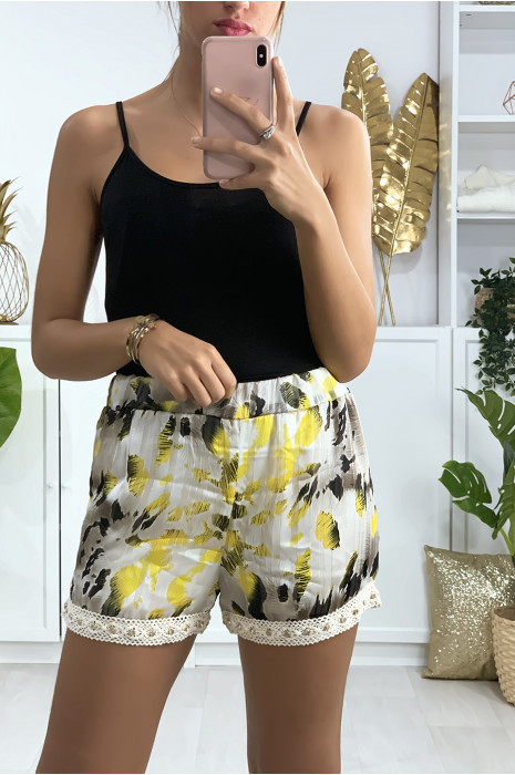 Short doublé avec des touches dorées, dentelle et strass - 2