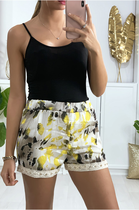 Short doublé avec des touches dorées, dentelle et strass - 3