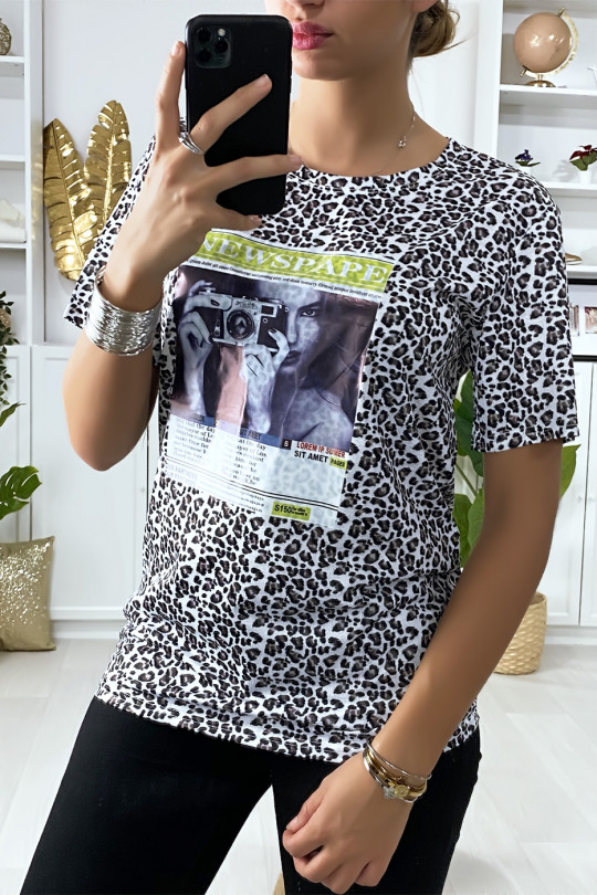 T-shirt motif léopard noir avec dessin à l'avant