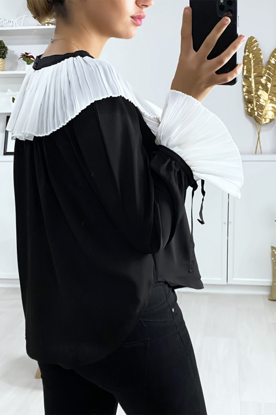 Zwarte blouse met geplooide kraag en mouwen in wit - 5