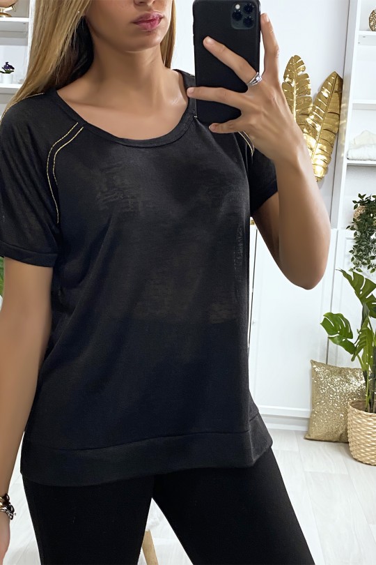 Very sporty black TeVTshirt with slit and gold bands - 2