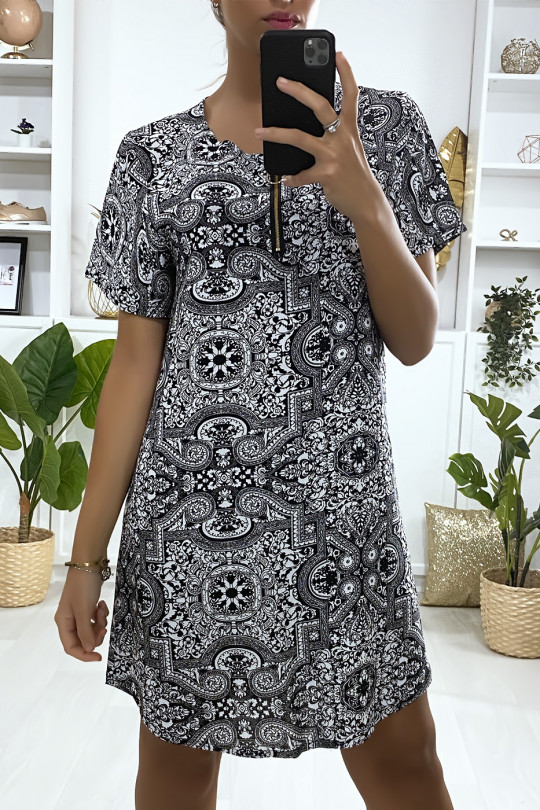 Tunic dress with black and white pattern with zip at the collar - 3