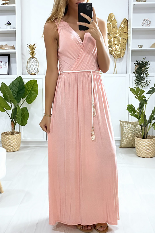 Longue robe croisé en rose avec ceinture en cordon - 1