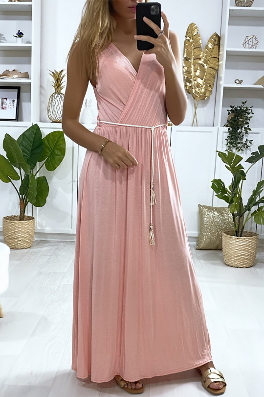 Longue robe croisé en rose avec ceinture en cordon - 4