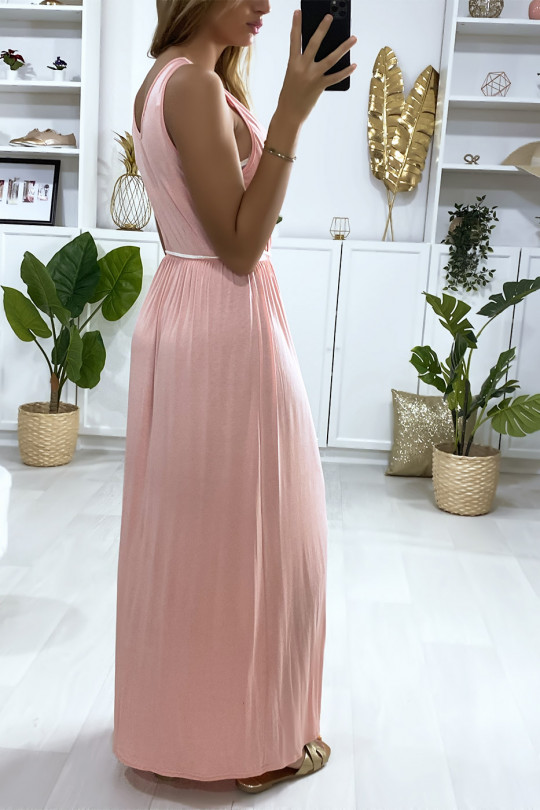 Longue robe croisé en rose avec ceinture en cordon - 5