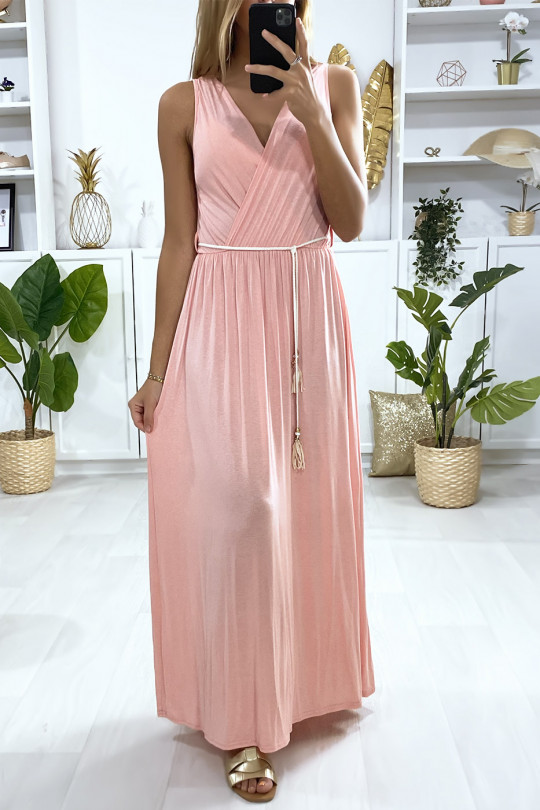 Longue robe croisé en rose avec ceinture en cordon - 3