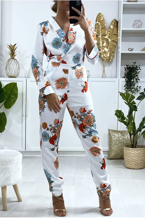 Combinaison blanche croisé à l'avant avec motif fleuris - 1